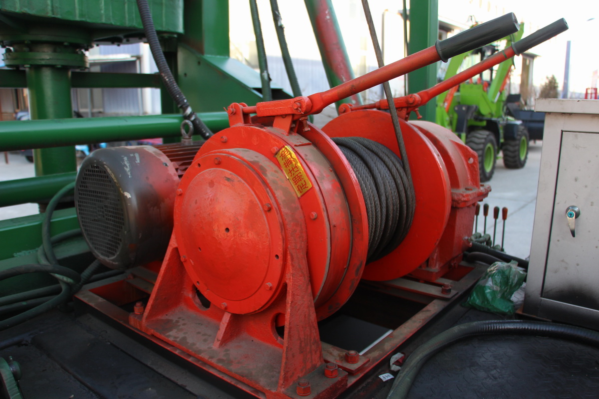 7寸鋼履帶(dài)反循環鑽機