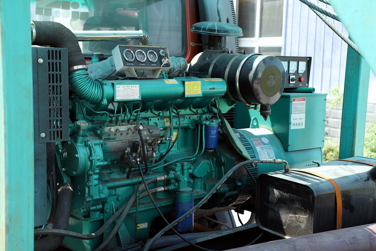 8寸後(hòu)八輪汽車鑽機(jī)